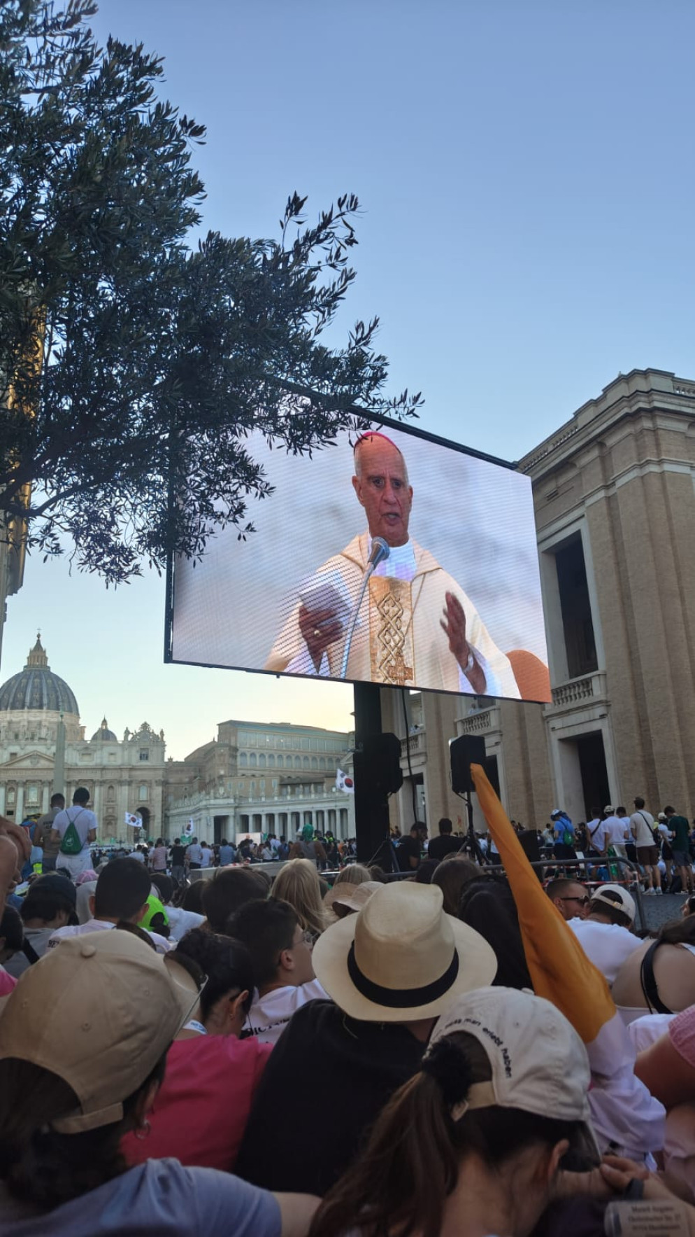 La messa di benvenuto presieduta da mons. Fisichella