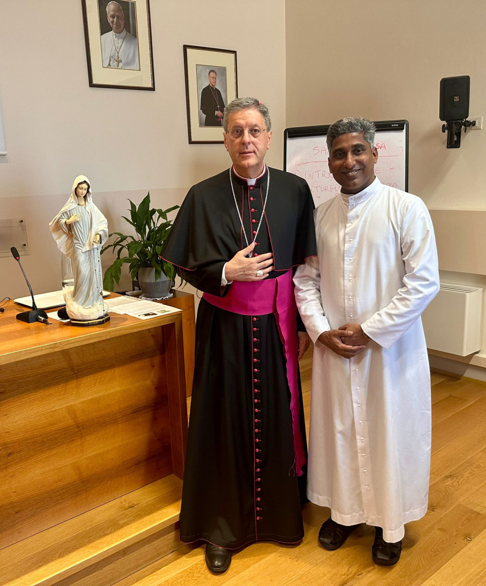 Il vescovo Riccardo con padre Jilson