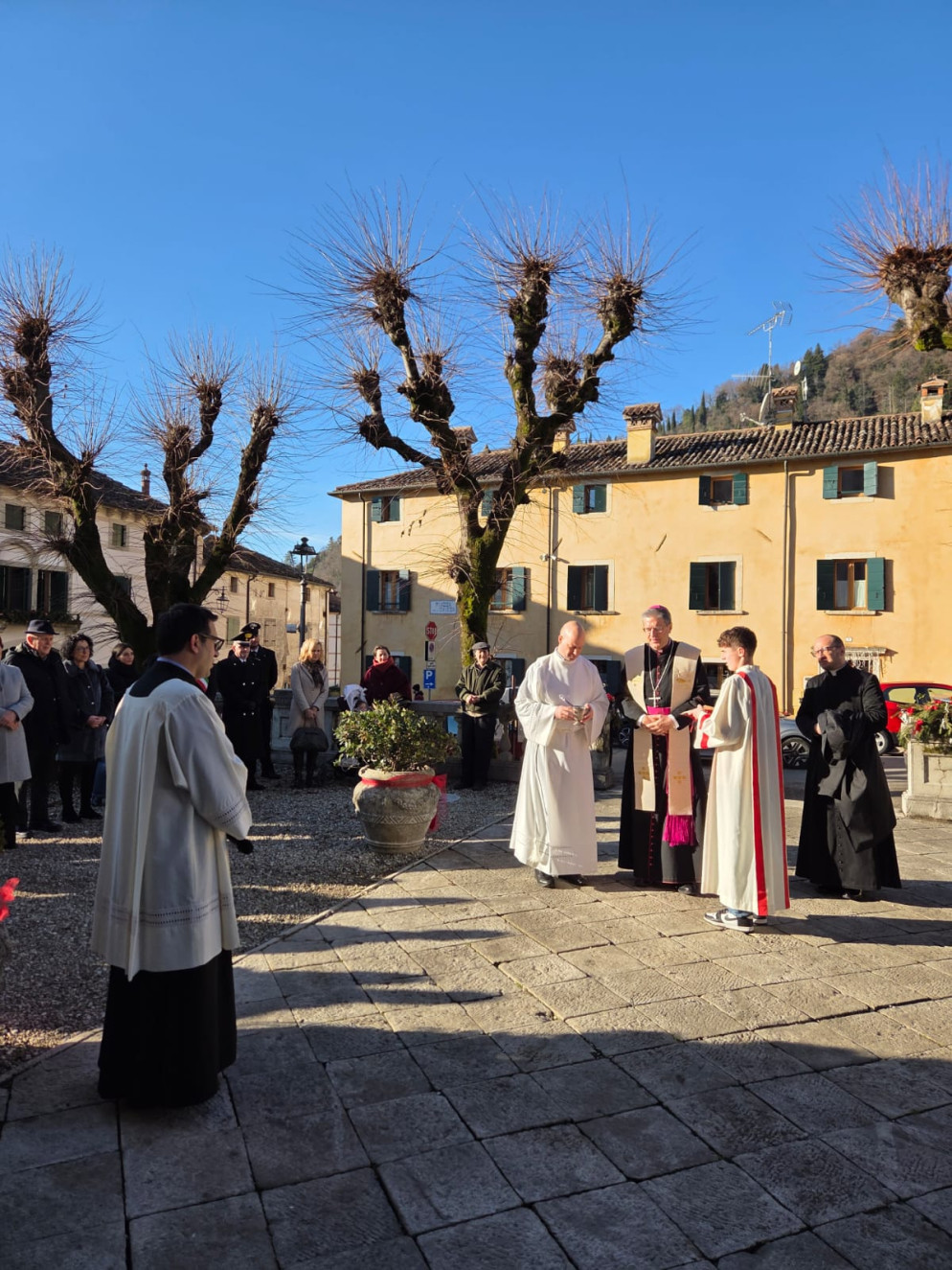 Benedizione fine lavori di restauro del tetto della chiesa di Cison