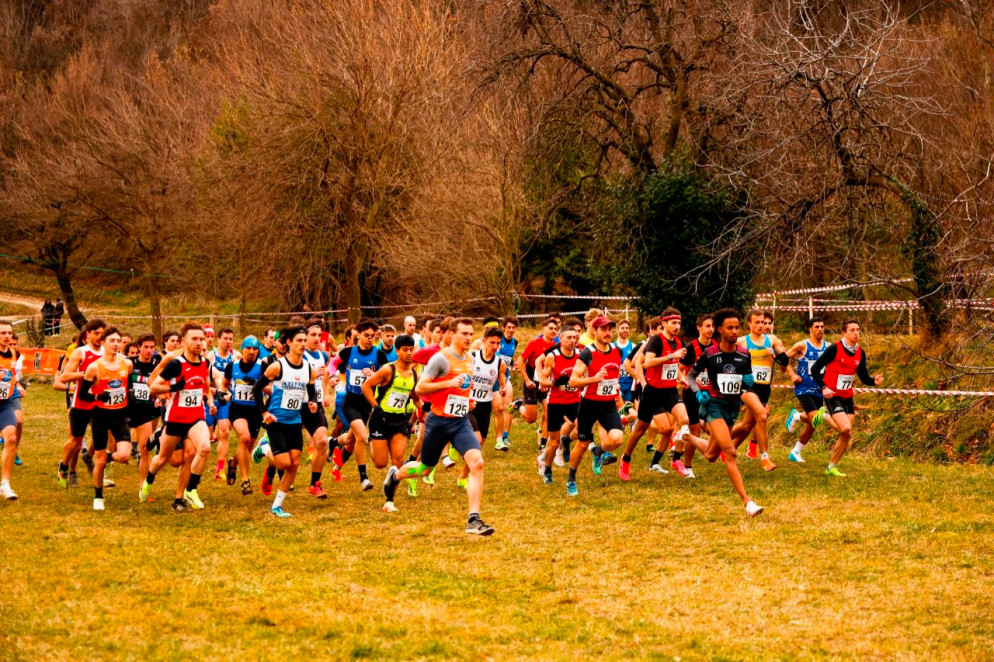 La partenza della gara assoluta maschile