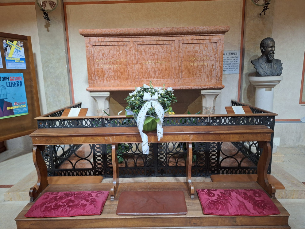 La tomba del beato Giuseppe Toniolo nel duomo di Pieve di Soligo